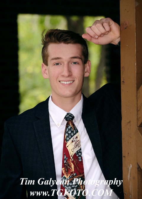 suit,senior,picture,photographer,photo,casual,formal,dress,when,outdoor,studio,do,overland park,olathe,kansas city,gardner,edgerton,stilwell,springhill,ks,liberty,sta,saint thomas aquinas,portrait,digital,files,rockhurst,st james academy,bishop,miege